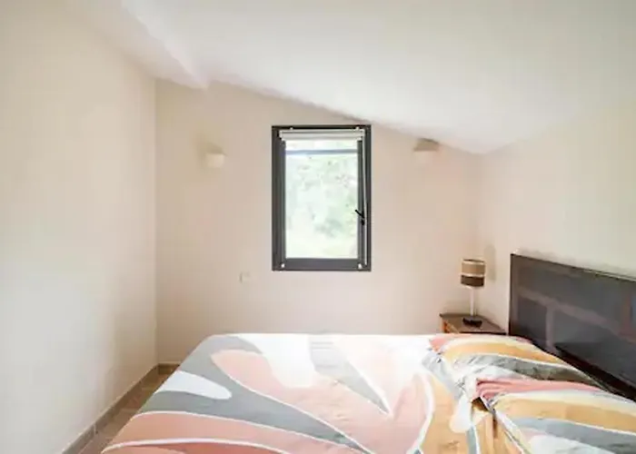 Belle Entre Et Montagne, *